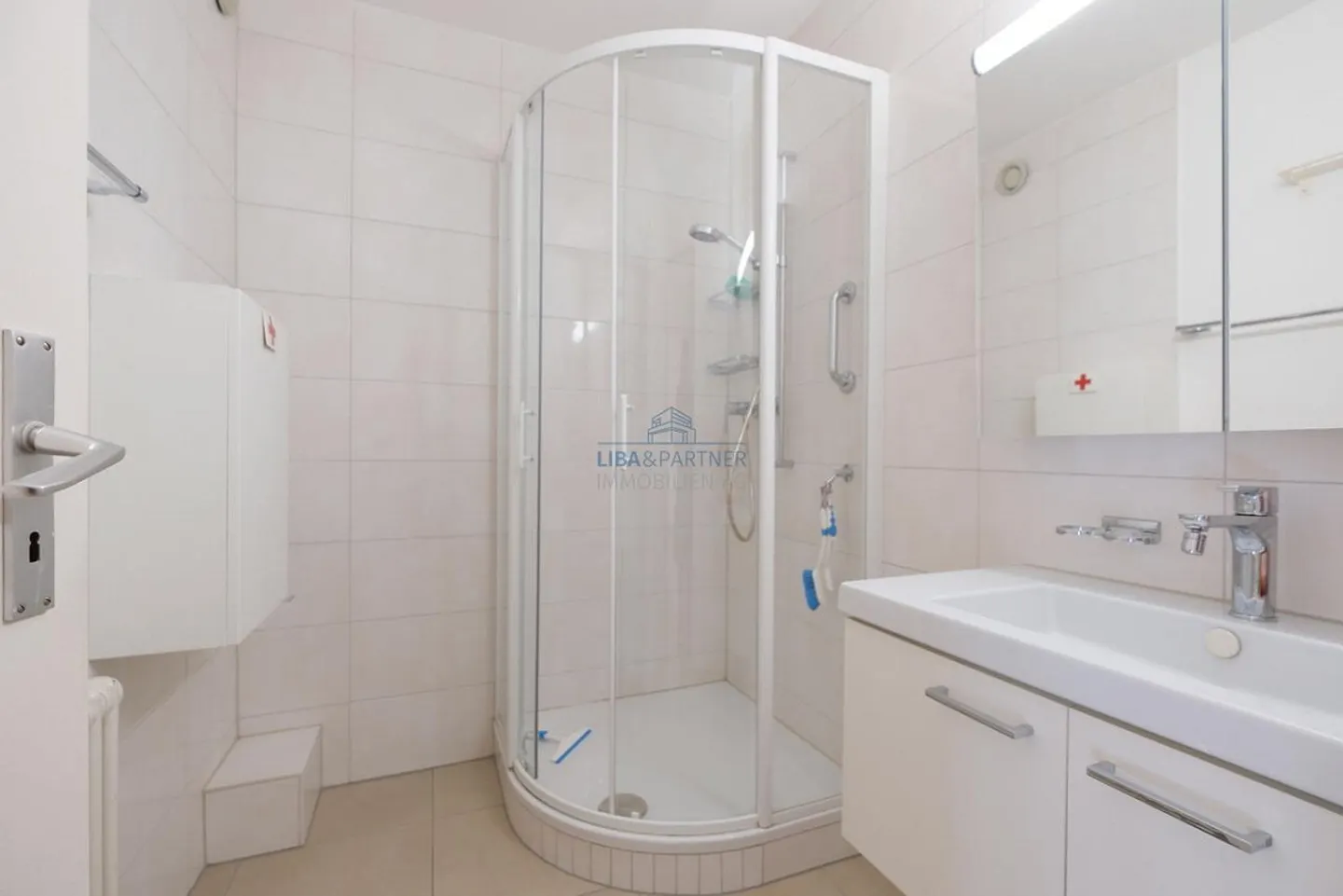 Charmante Wohnung mit grossem Balkon - Foto 8 von 9
