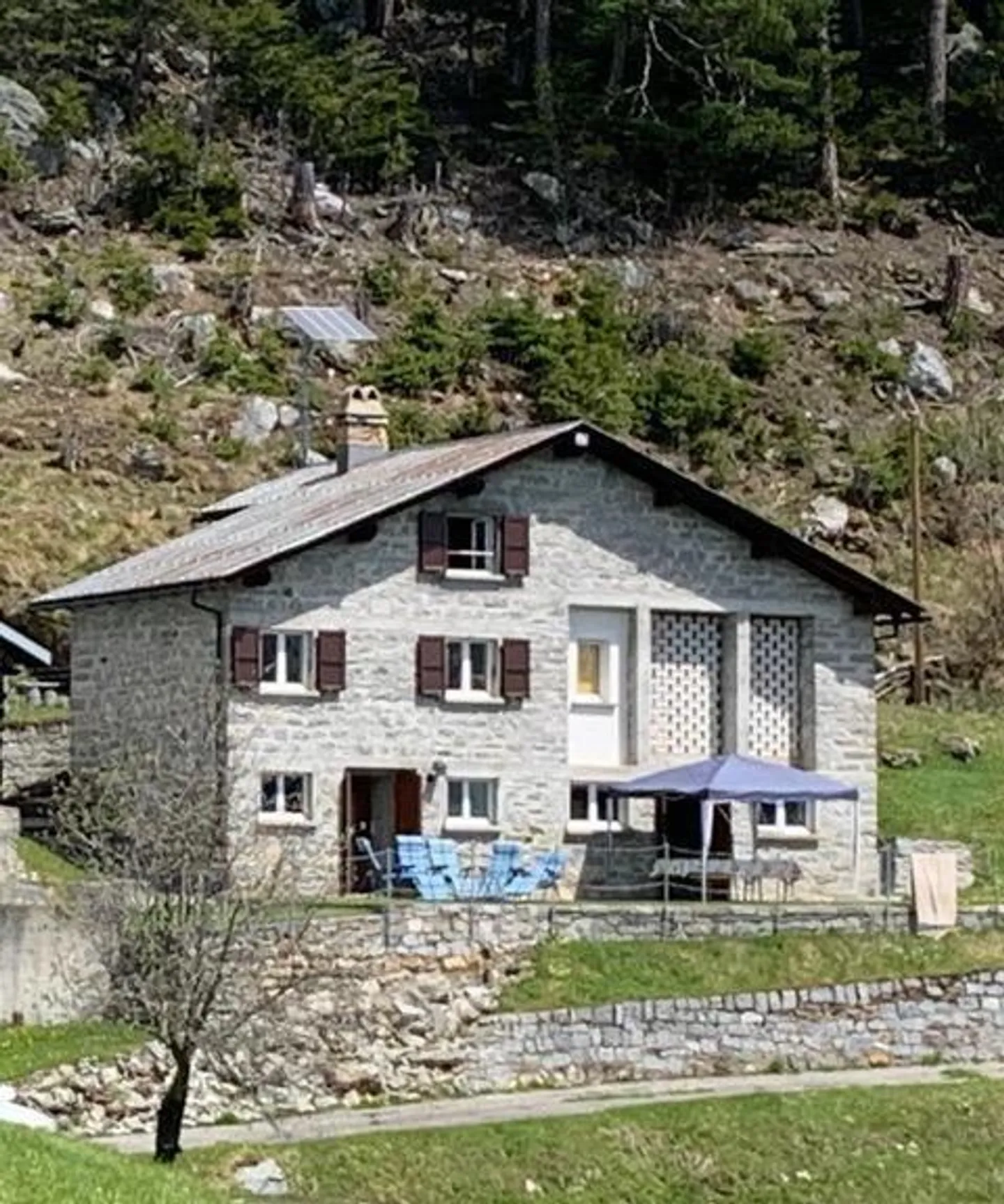 Chalet avec deux appartements et vue panoramique sur les montagnes - Photo 1 sur 20