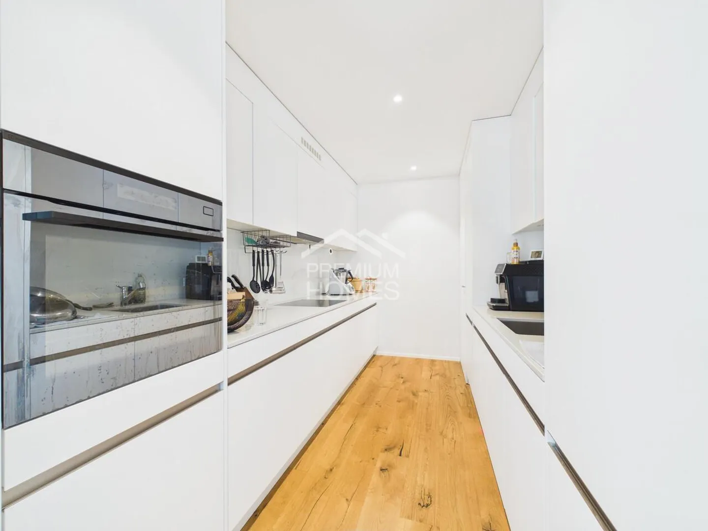 Modern living, enjoy every day - Photo 4 of 10