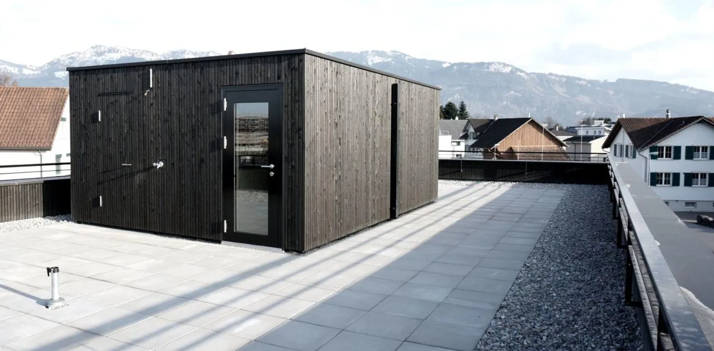 Modern living with plenty of space - Photo 14 of 14