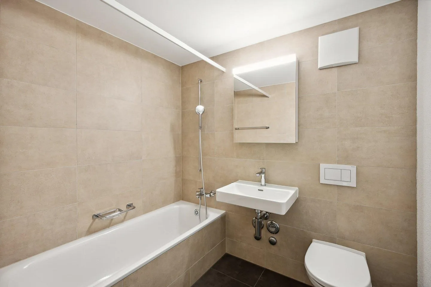 Modern living on Adlerstrasse - plenty of space to feel comfortable! - Photo 3 of 6
