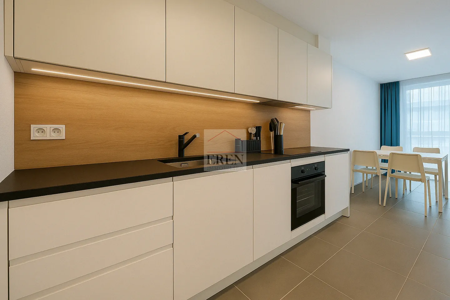 Spazioso appartamento 3,5 locali al piano terra a Grône - Foto 2 di 12