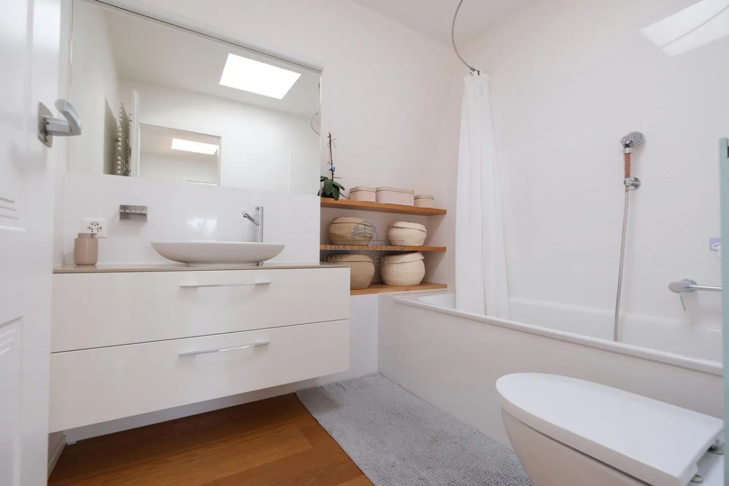 Penthouse de classe supérieure - Design, confort et entièrement climatisé - Photo 10 sur 13