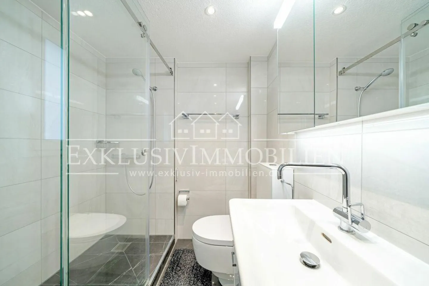 Charming residence in idyllic elevated location with mountain panorama - Photo 6 of 6