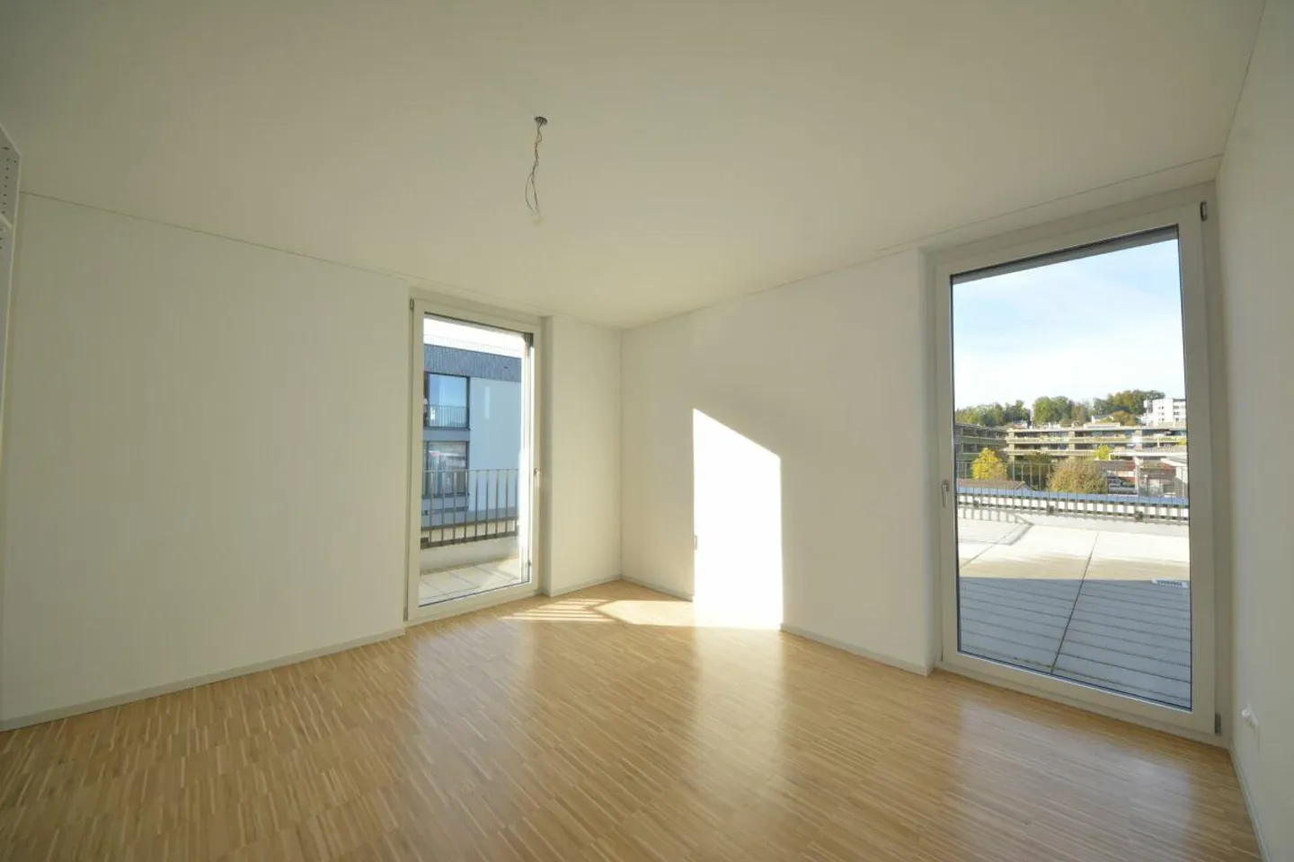 Appartamento Attico di 5,5 stanze nel verde - Foto 4 di 14