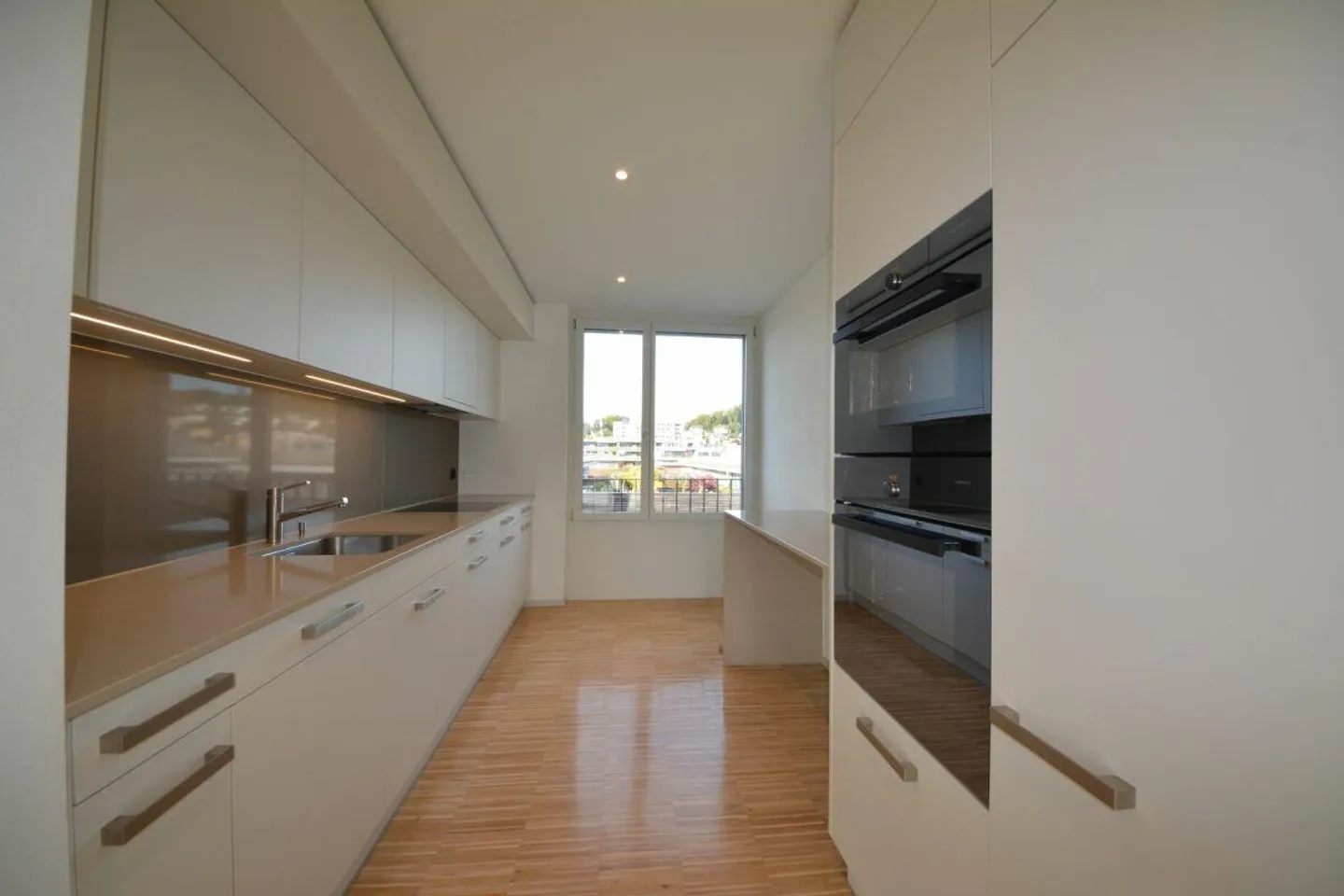 Appartamento Attico di 5,5 stanze nel verde - Foto 2 di 14