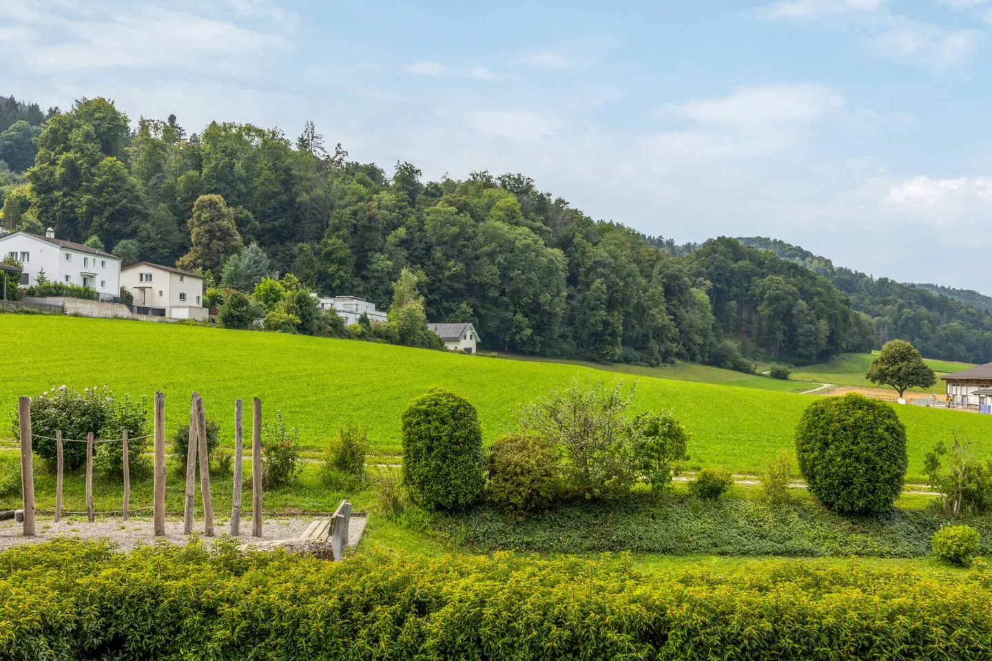 Vivere moderno e spazioso con vista sul verde - Foto 10 di 12