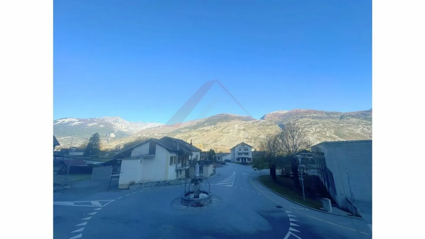 Unica opportunità di investimento ad Agarn - Spazio commerciale, appartamento di 5,5 stanze e terreno di 1'097 m² - Foto 7 di 8