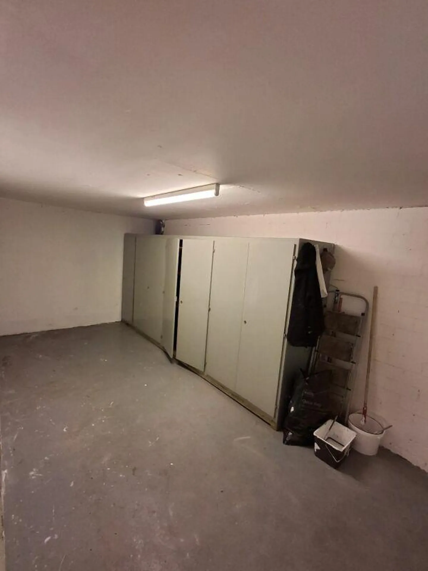 Storage/parking space in underground garage for rent in prime location in Pratteln - Photo 2 of 3