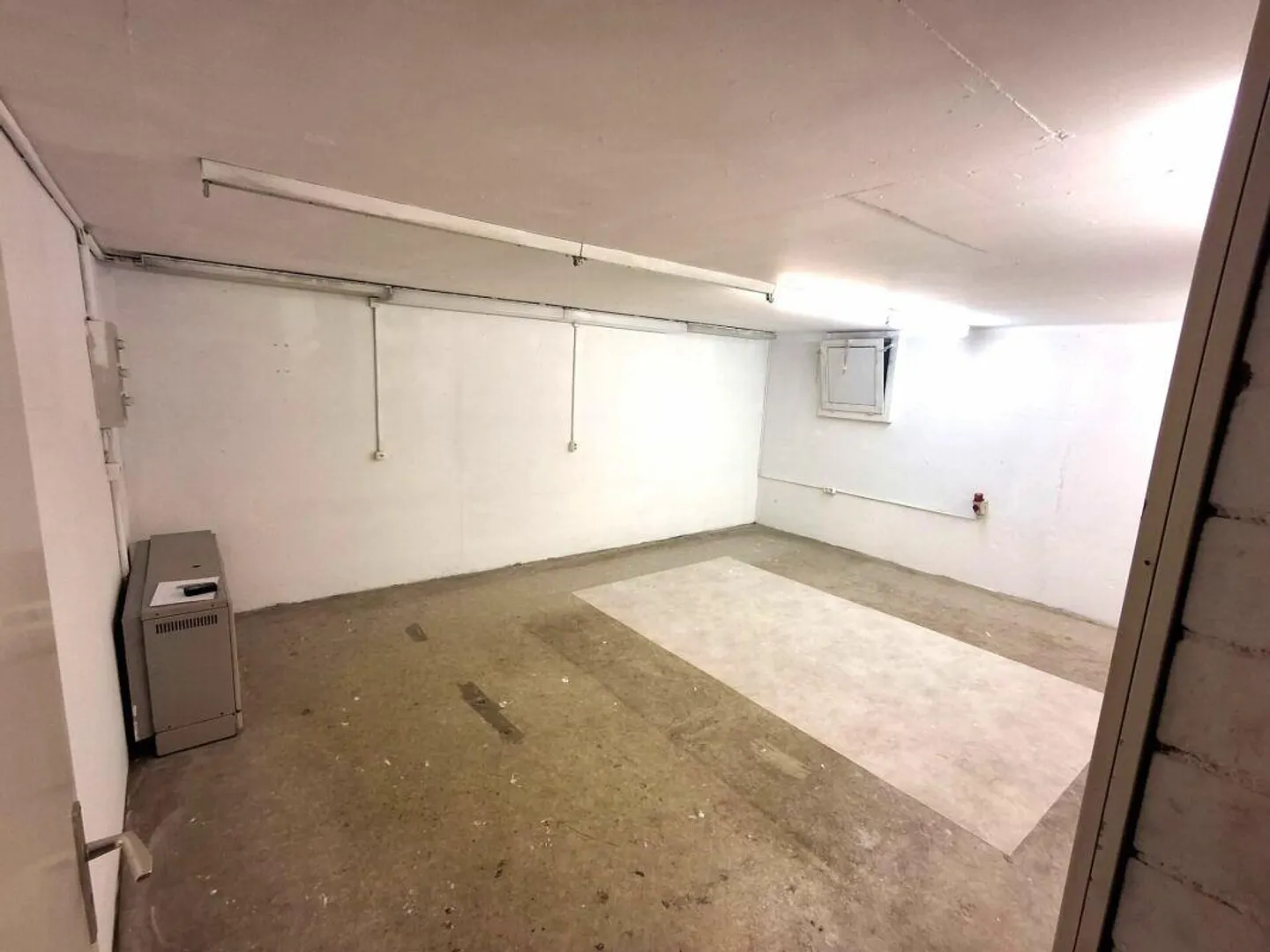 Storage/parking space in underground garage for rent in prime location in Pratteln - Photo 3 of 3