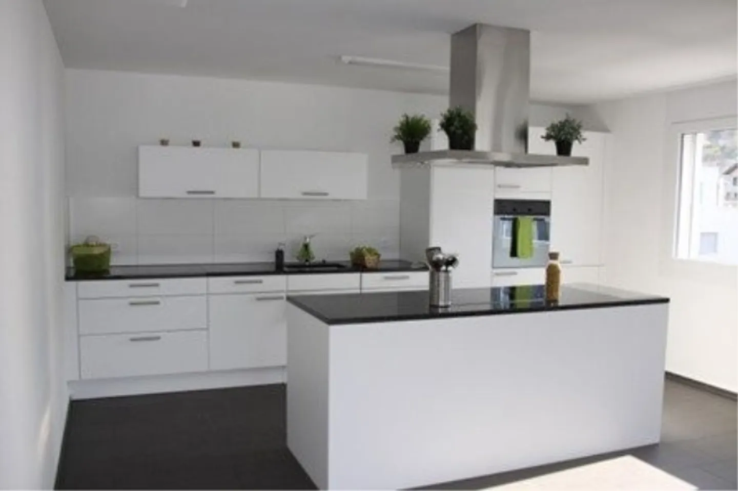 Living with a breathtaking view in the idyllic region of Zofingen - Photo 2 of 11