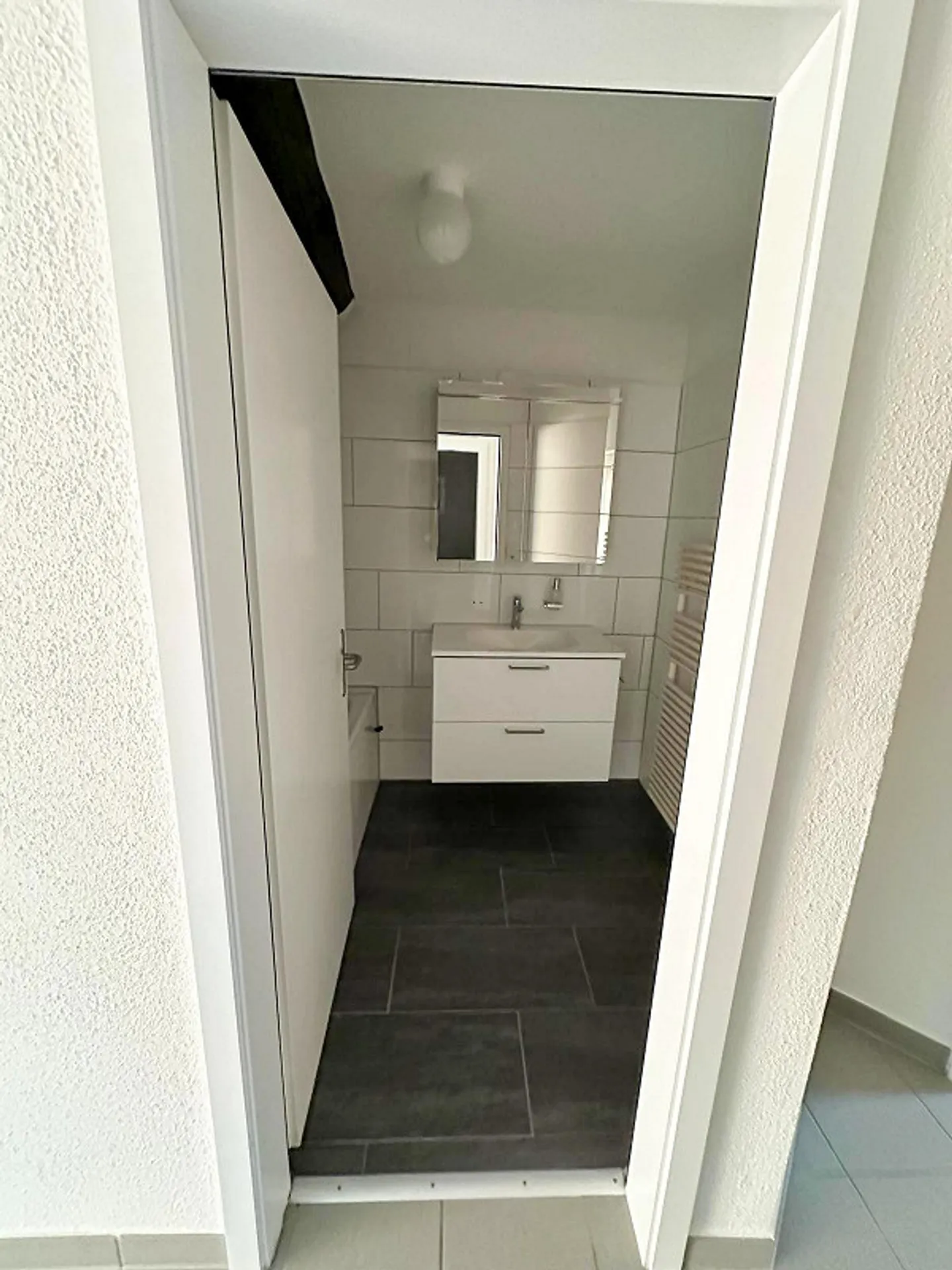 Vie lumineuse sur la rue principale - Photo 5 sur 10