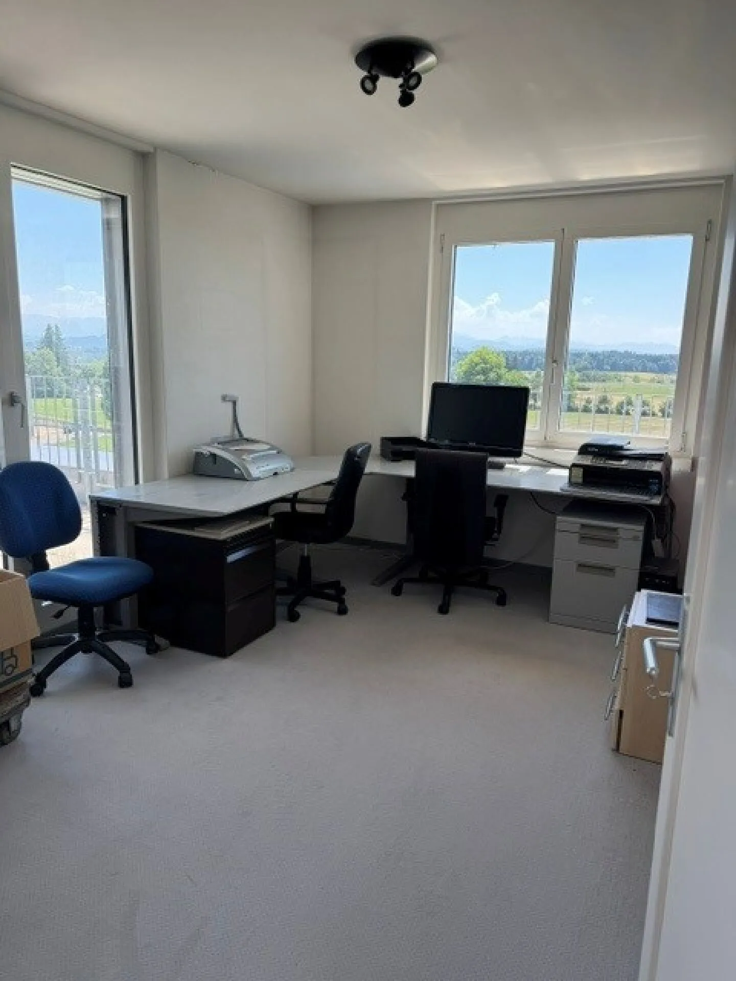 Office Space - Here Your Employees Will Feel Comfortable - Photo 6 of 9