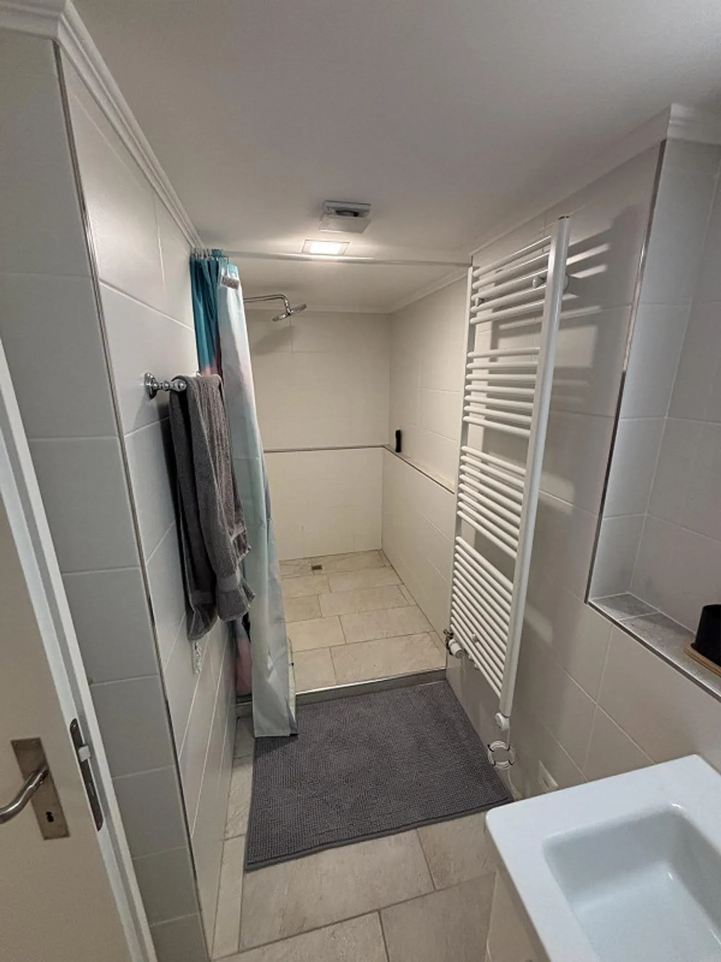 Appartamento accogliente di 2.5 stanze in una posizione tranquilla di Alpnach Dorf - Foto 7 di 9