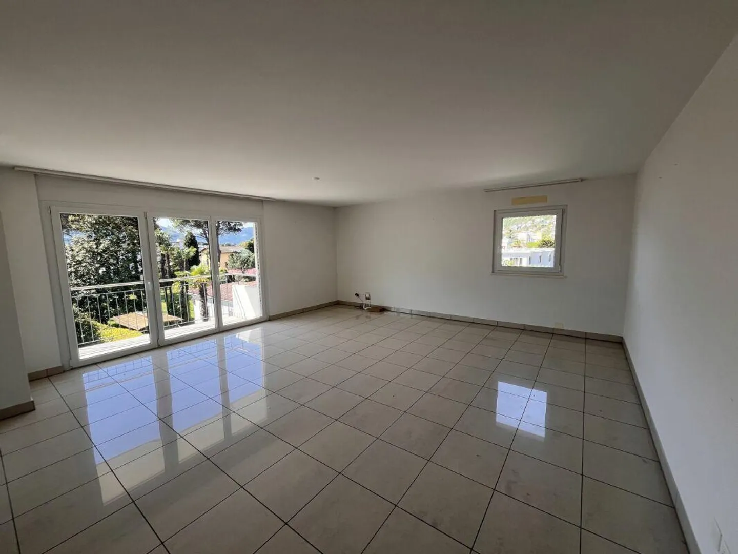 ASCONA - spazioso 4 1/2 locali - ultimo piano - Foto 4 di 8