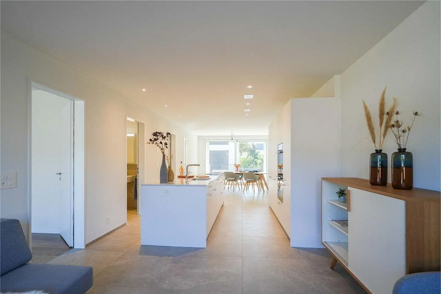 Vivere modernamente per meno di CHF 1'000.-- al mese - Foto 1 di 13