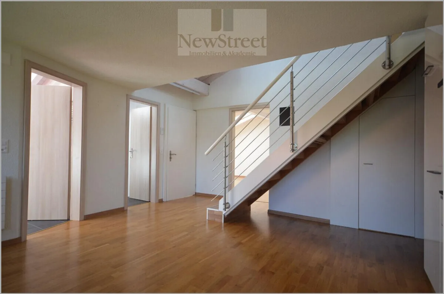 Grosszügige, moderne Attika-Maisonette mit traumhafter Aussicht! - Foto 5 von 13