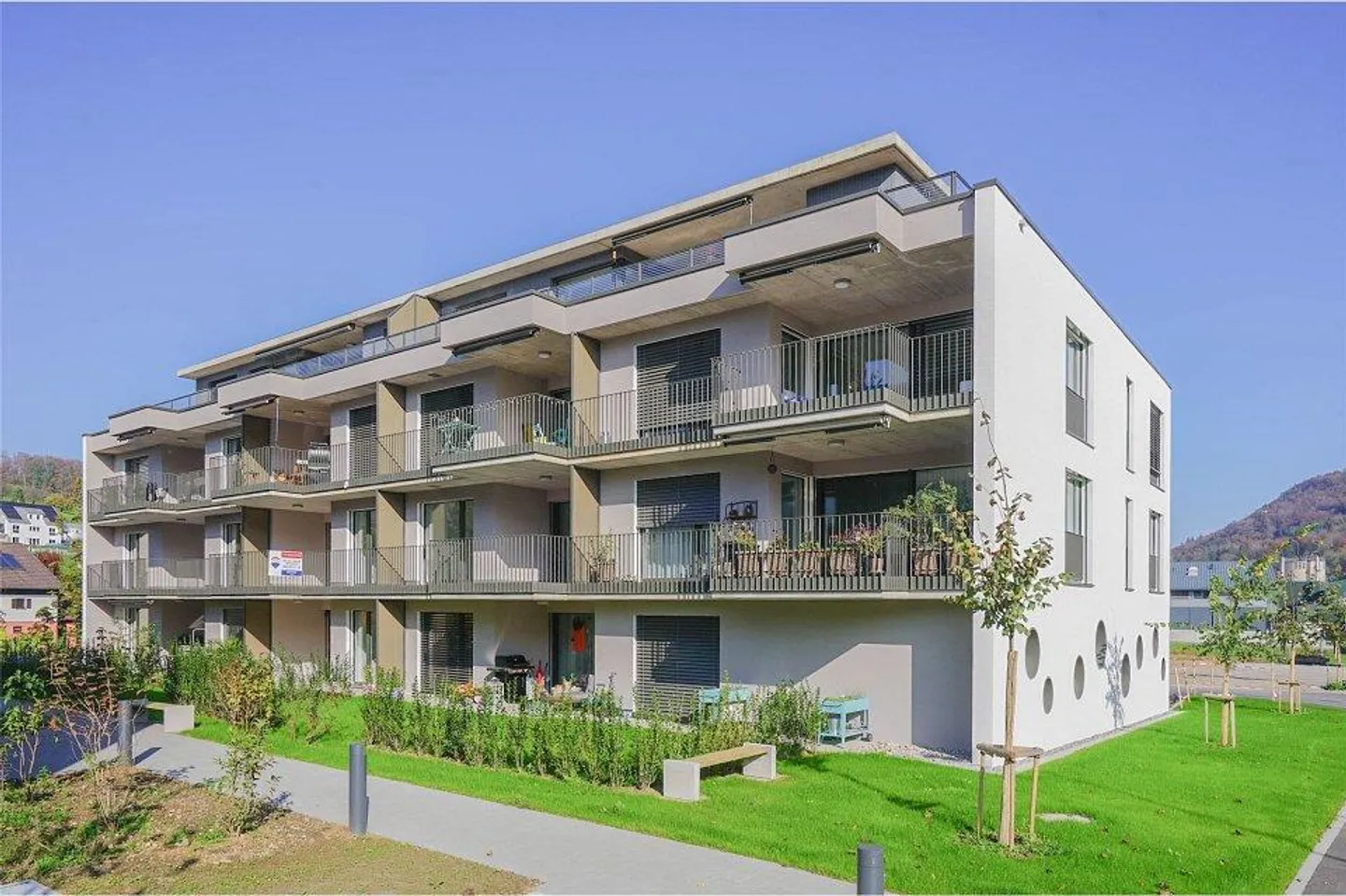 Vivere modernamente per meno di CHF 1'000.-- al mese - Foto 2 di 13