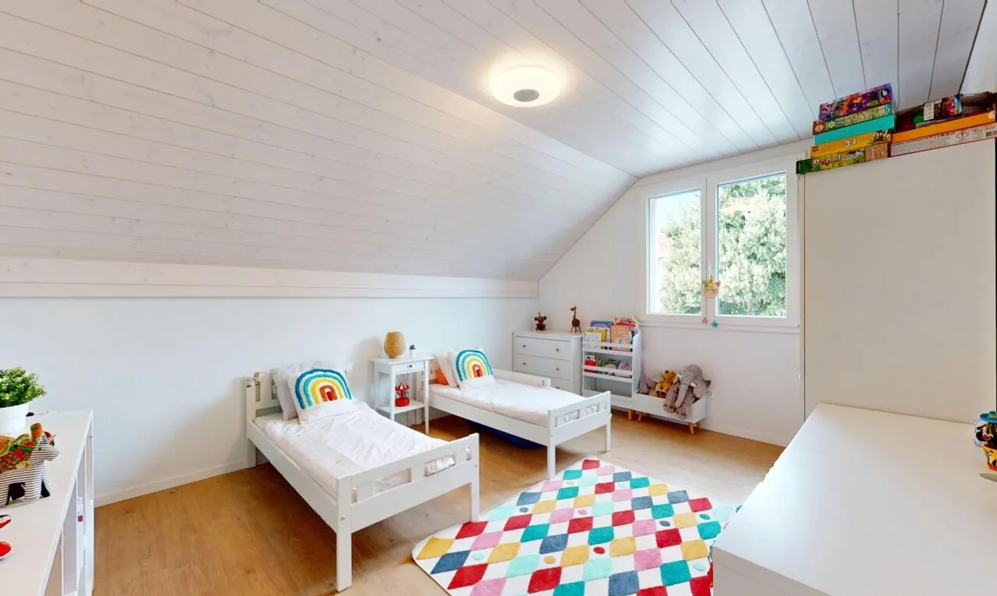 VILLA CONTEMPORAINE AUX FINITIONS SOIGNÉES DANS UN CADRE FAMILIAL - Photo 10 sur 11