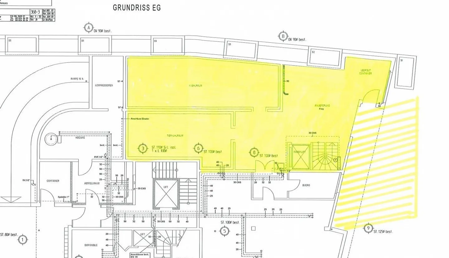 400 m2 commercial space over 3 floors in the village center - Photo 3 of 5