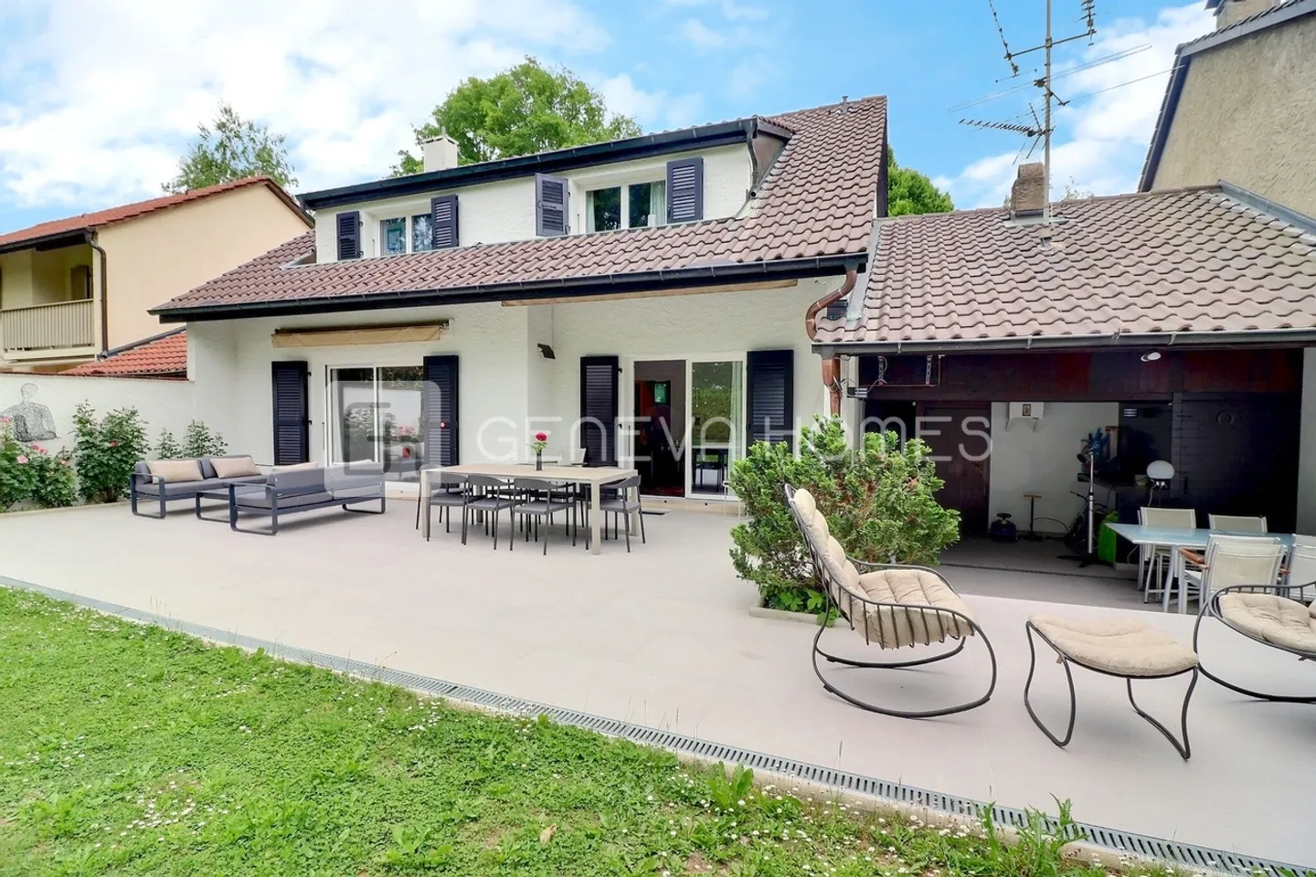 EXCLUSIVITÉ - Belle maison familiale au coeur de Vessy - Photo 1 sur 4