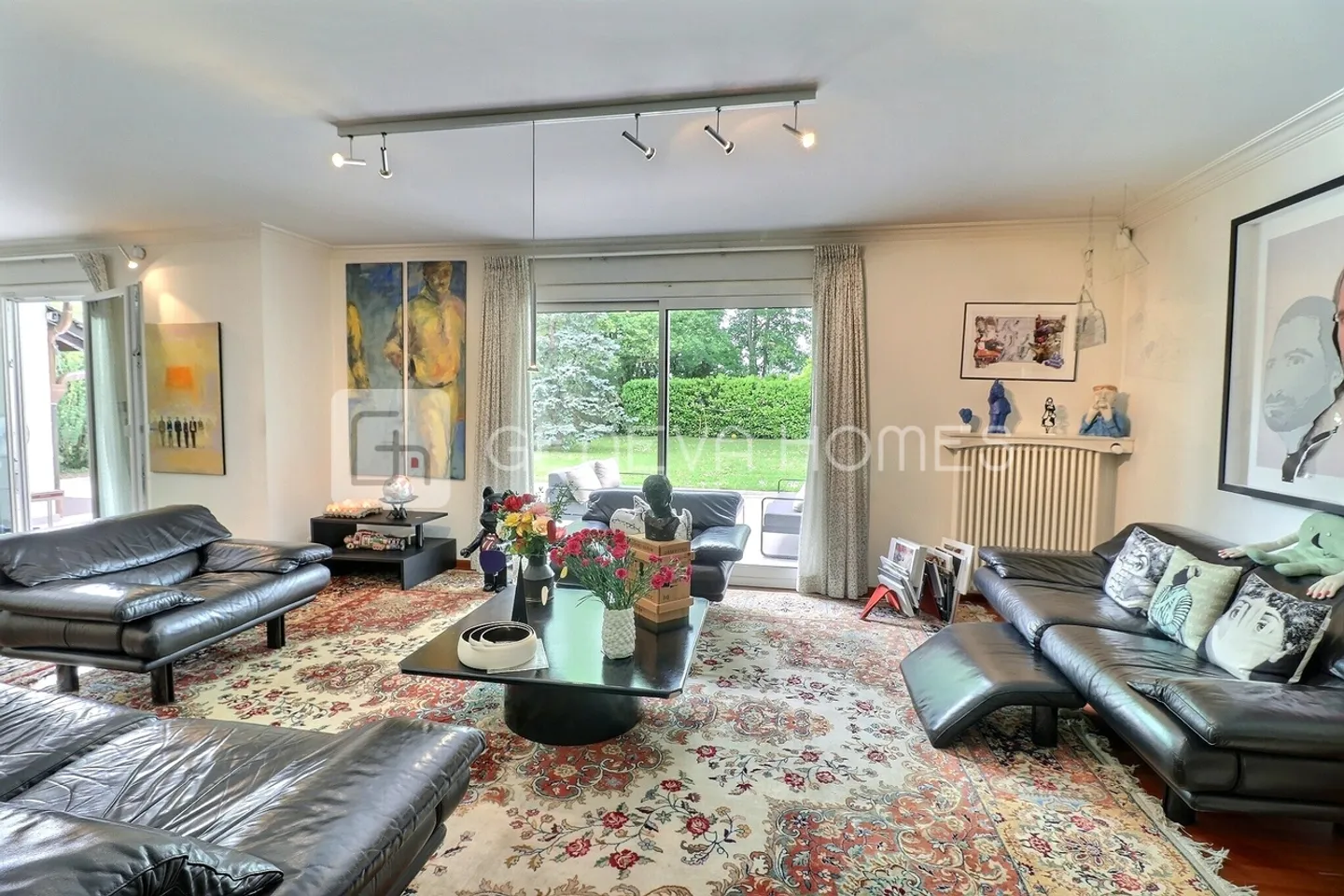 EXCLUSIVITÉ - Belle maison familiale au coeur de Vessy - Photo 2 sur 4