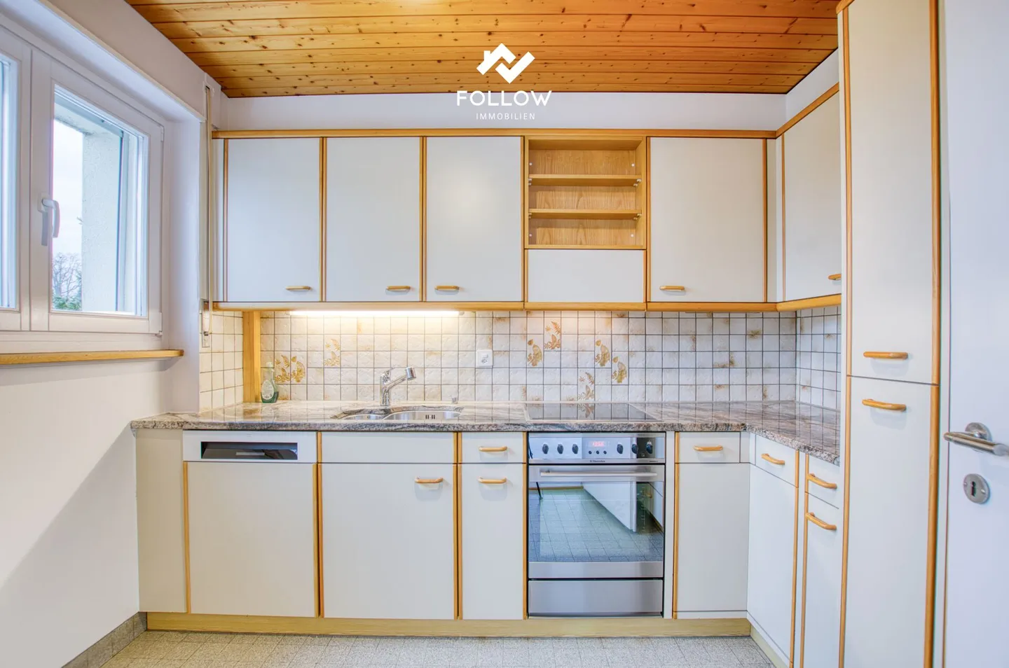 Altbau-Charme trifft Wohnkomfort: Frisch aufgefrischte 4.5-Zimmer-Wohnung mit eigenem Gartenabteil - Photo 2 of 7