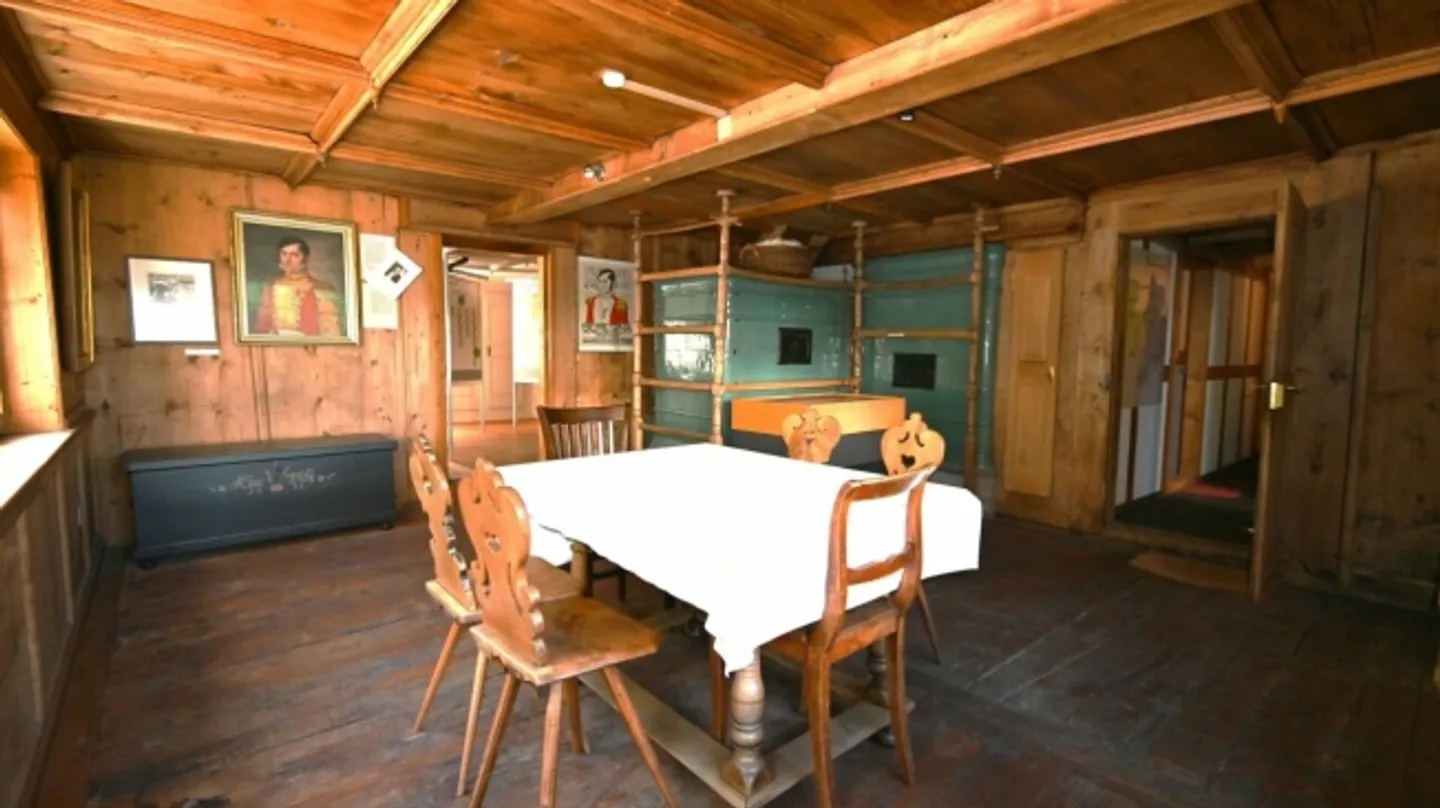«Landleben im freistehenden, vielfältig nutzbaren Haus mit zwei Wohnungen und Atelierräumen.» - Foto 6 von 20