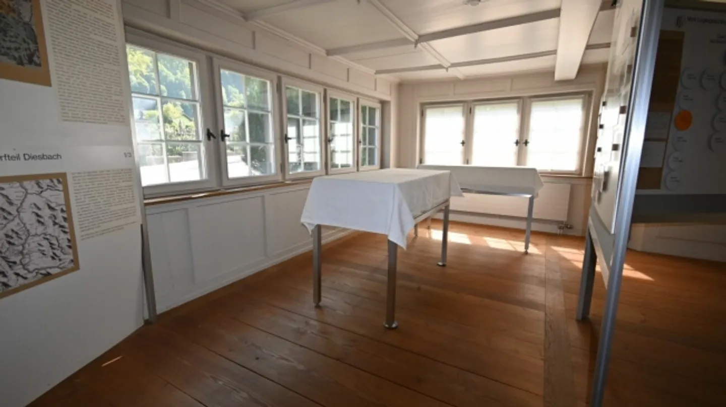 «Landleben im freistehenden, vielfältig nutzbaren Haus mit zwei Wohnungen und Atelierräumen.» - Foto 7 von 20