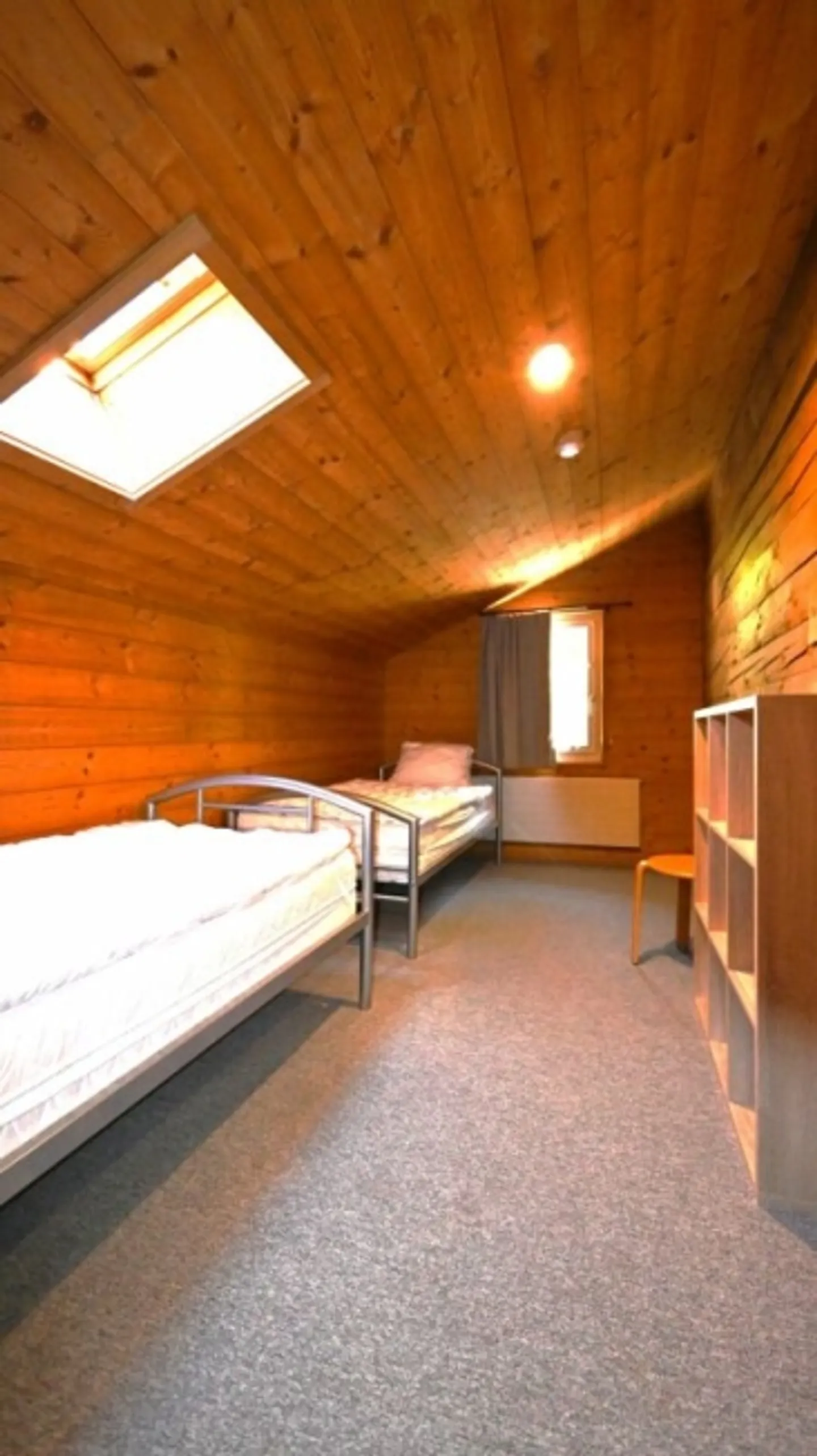 «Landleben im freistehenden, vielfältig nutzbaren Haus mit zwei Wohnungen und Atelierräumen.» - Foto 14 von 20