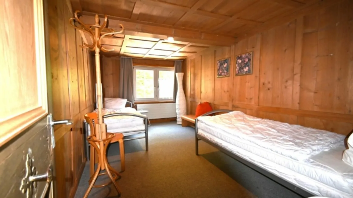 «Landleben im freistehenden, vielfältig nutzbaren Haus mit zwei Wohnungen und Atelierräumen.» - Foto 15 von 20