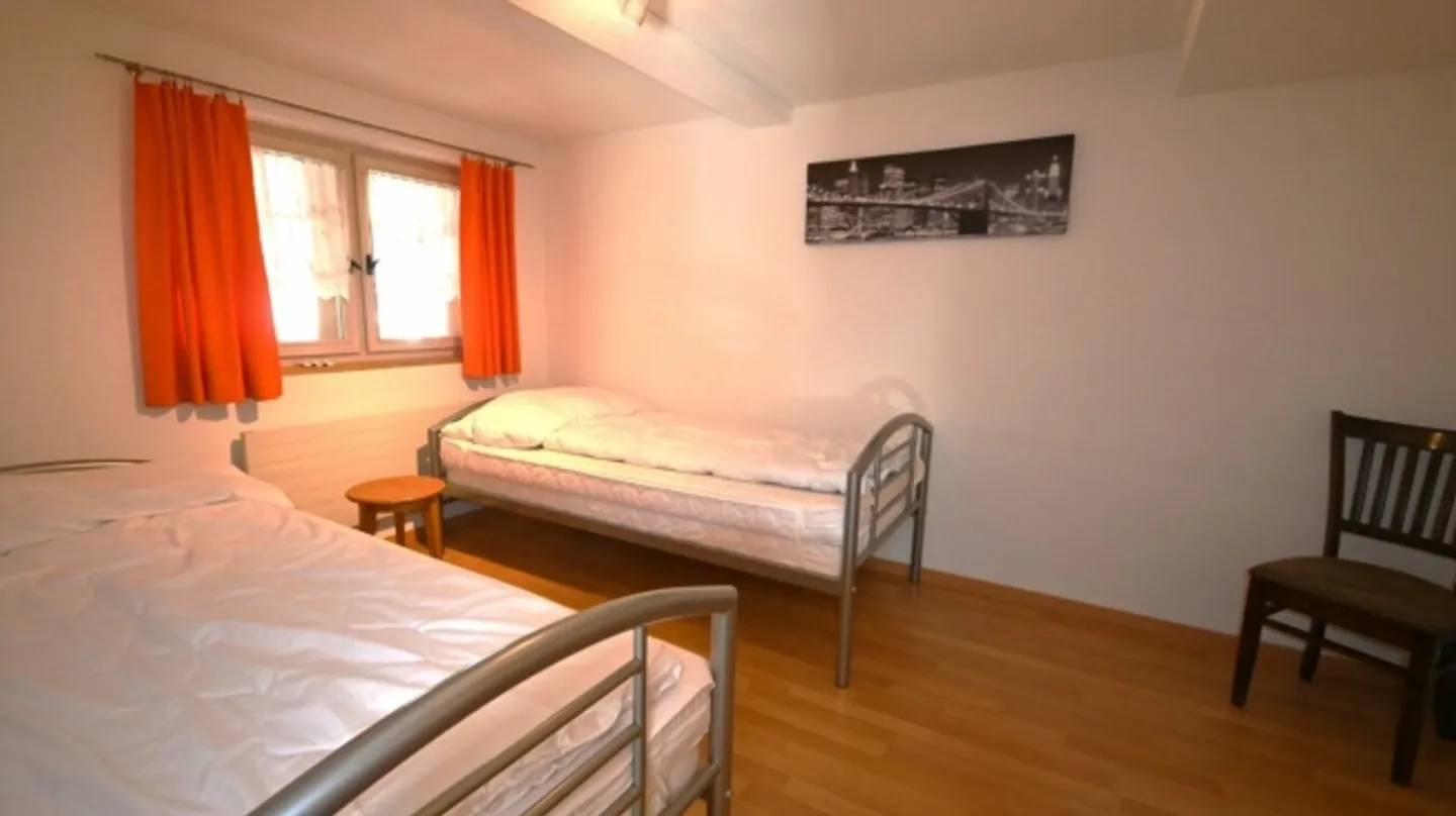 «Landleben im freistehenden, vielfältig nutzbaren Haus mit zwei Wohnungen und Atelierräumen.» - Foto 17 von 20