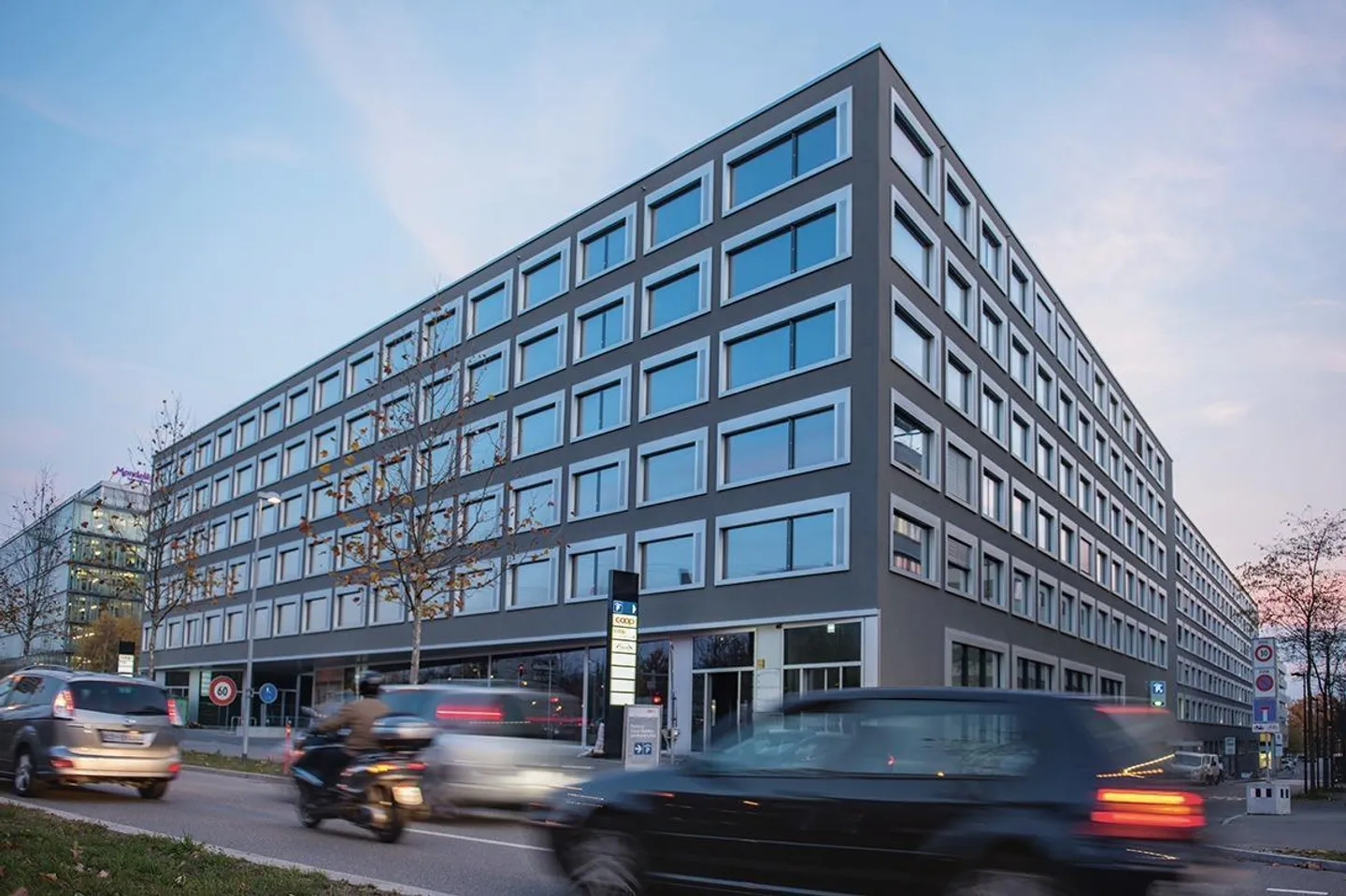 Prenota uffici in Regus Spoom Glattpark per 3 persone - Foto 4 di 7