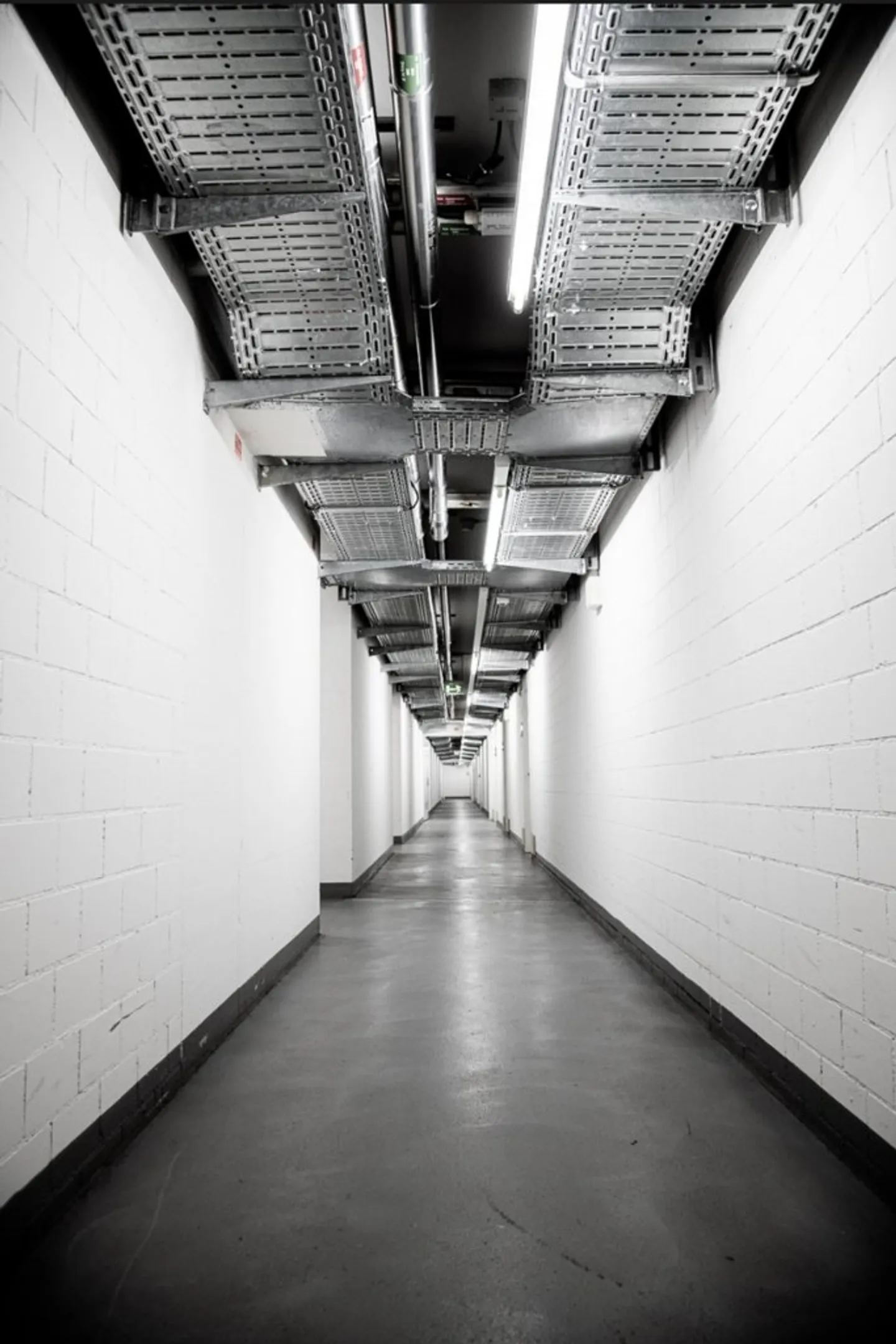 Large storage space for rent in Adliswil - Photo 2 of 3