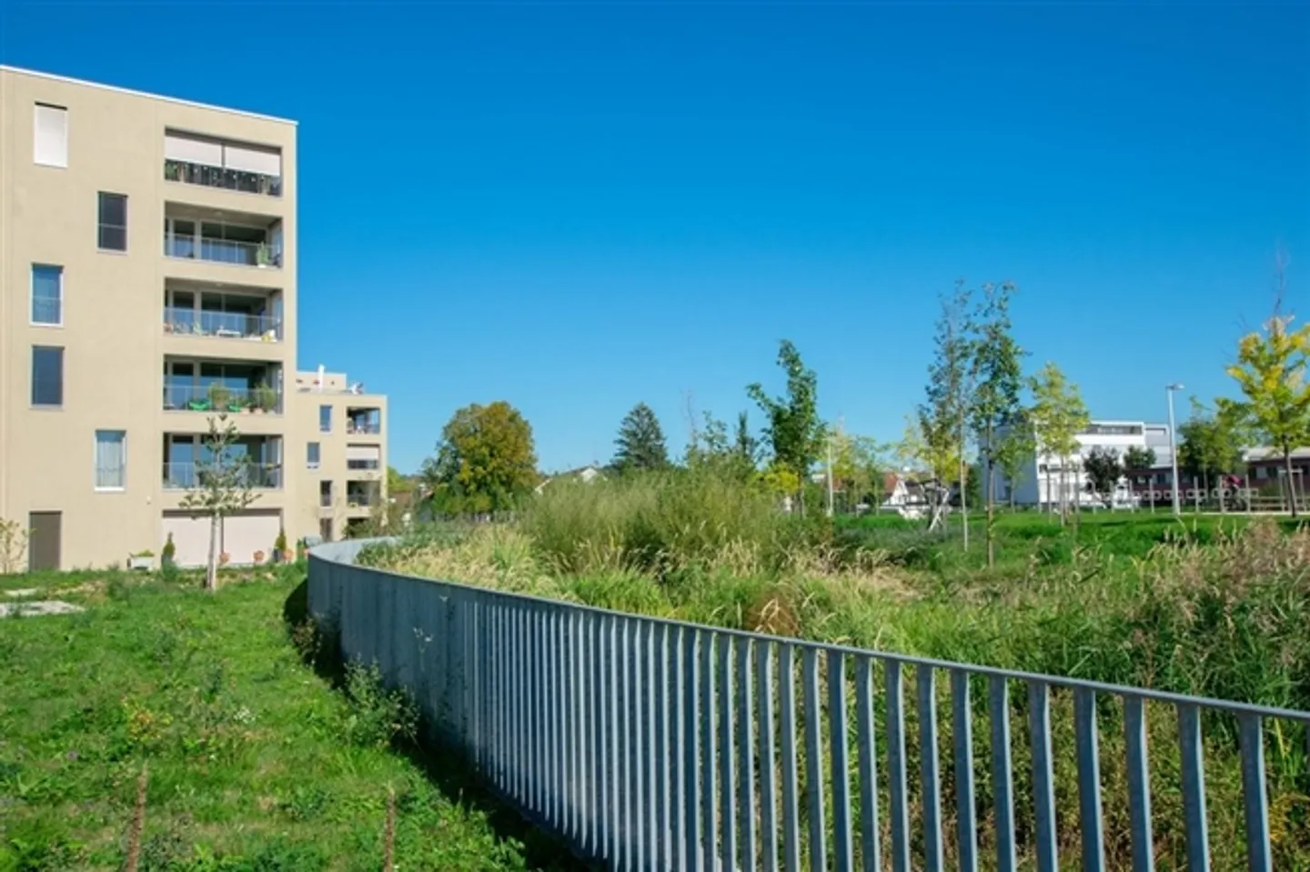 Appartamento al piano terra di 2,5 stanze con terrazza direttamente alla Schüssinsel - Foto 9 di 10