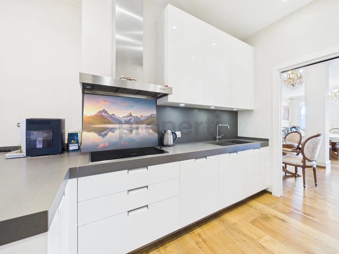 Appartamento di Lusso con Vista Lago - Foto 4 di 13