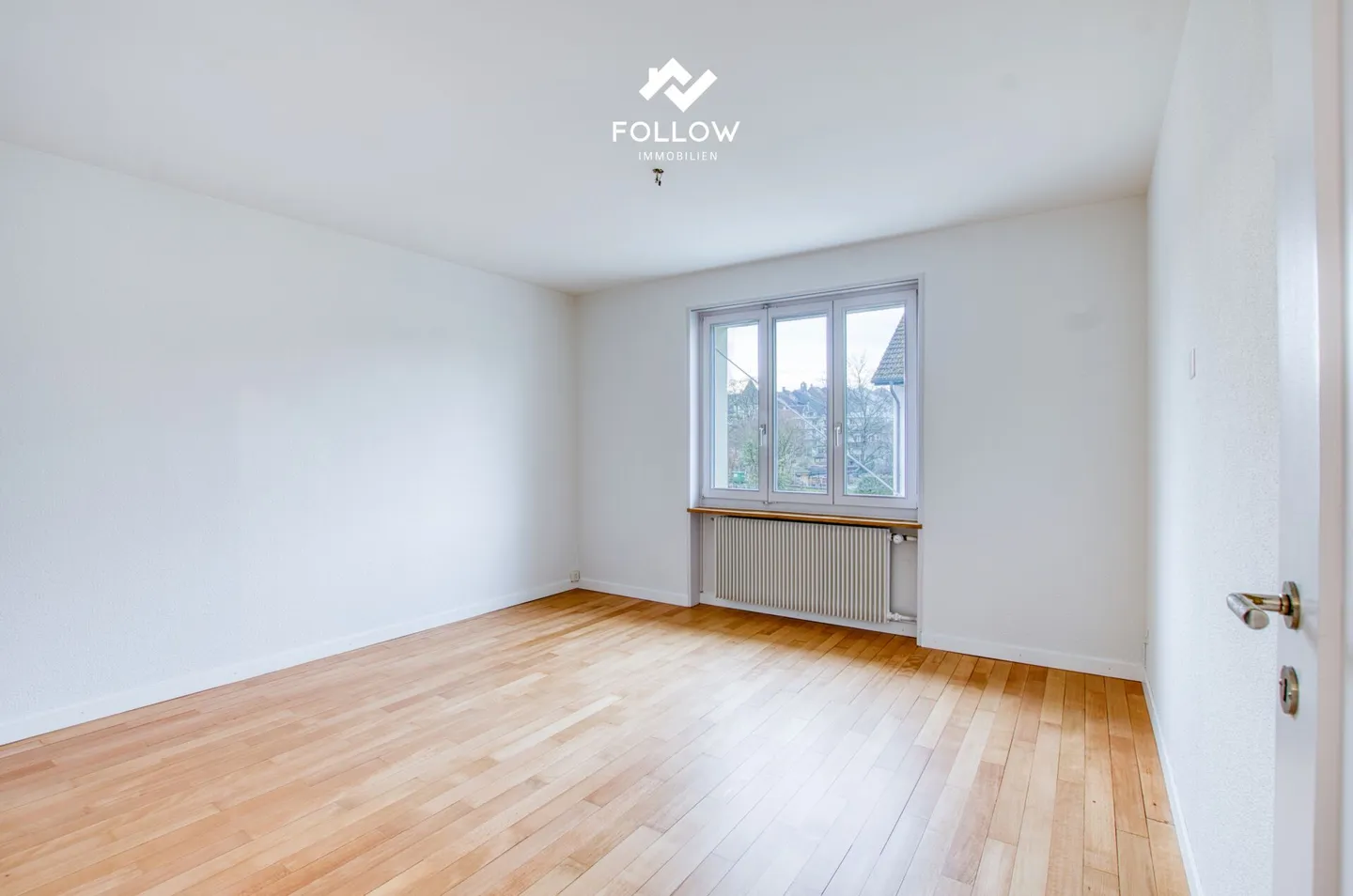 Altbau-Charme trifft Wohnkomfort: Frisch aufgefrischte 4.5-Zimmer-Wohnung mit eigenem Gartenabteil - Photo 4 of 7