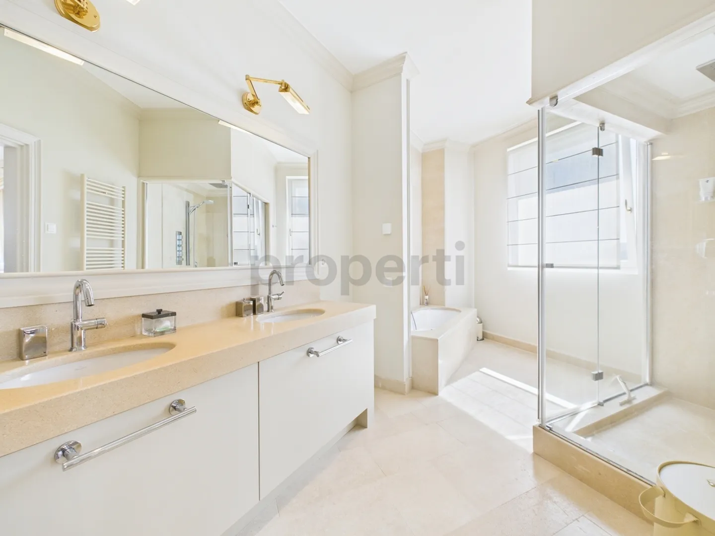 Appartamento di Lusso con Vista Lago - Foto 8 di 13