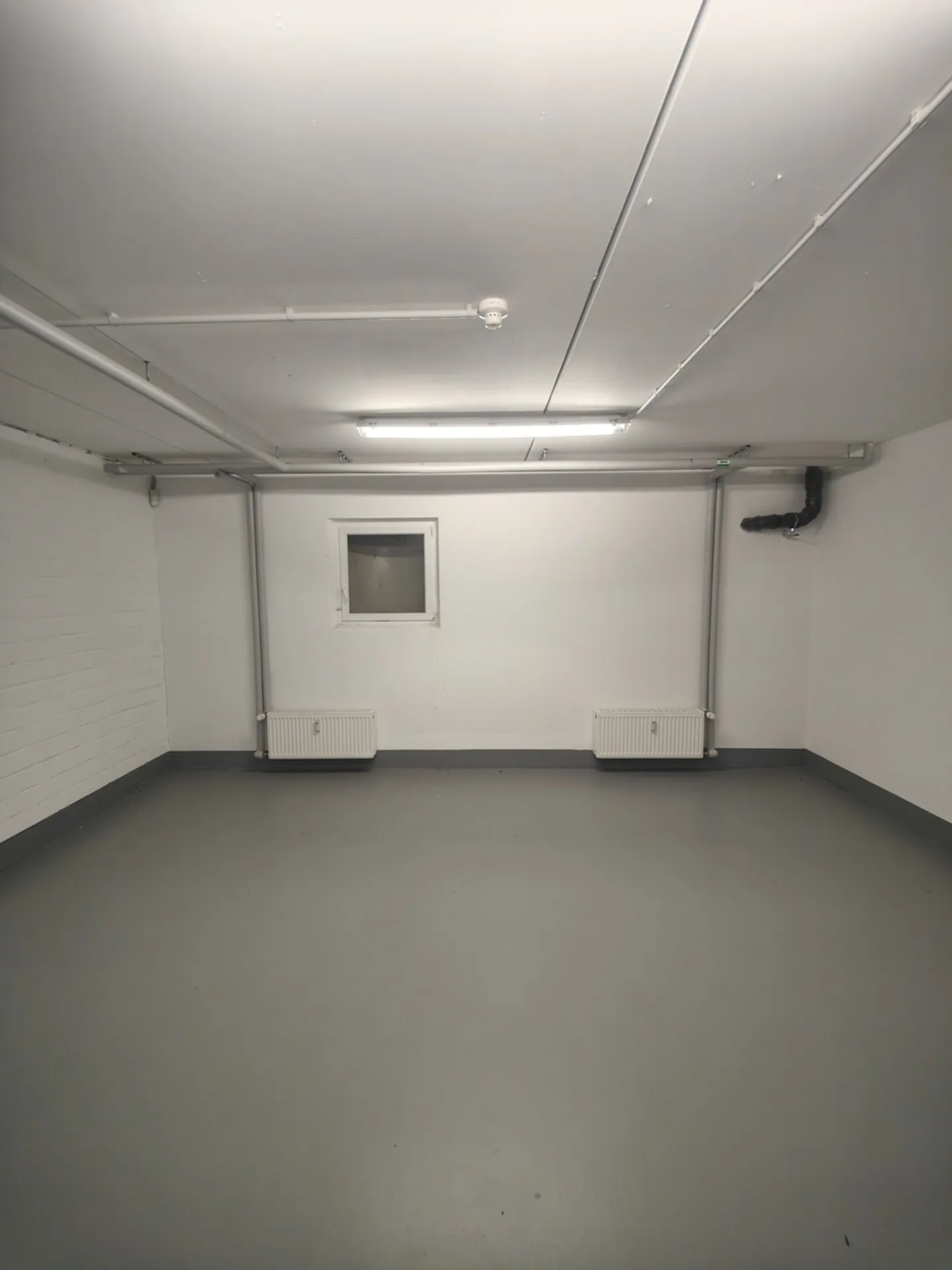 31m2 Salle de stockage Cologne - Colonia-Allee 13 - Photo 6 sur 8