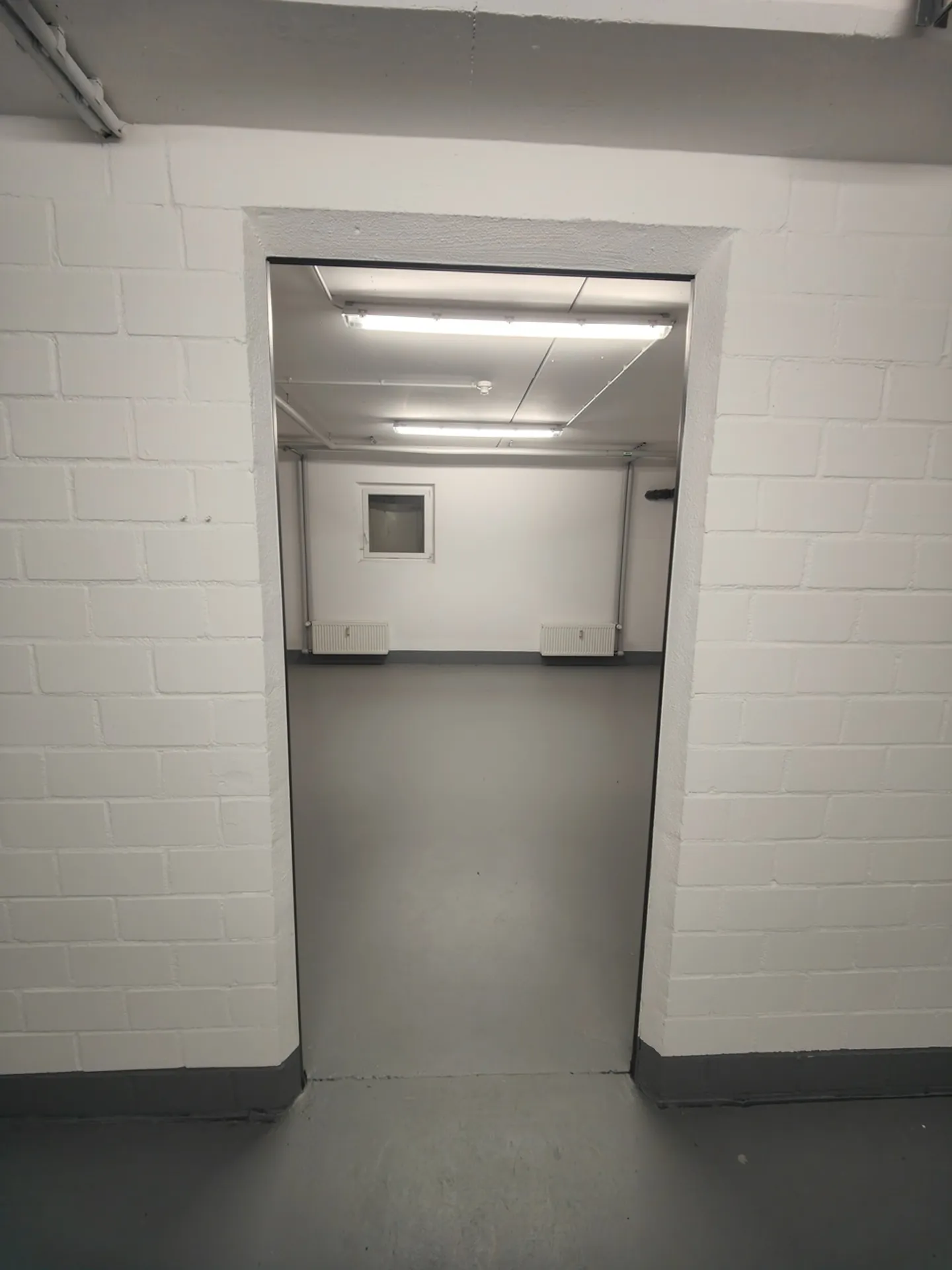 31m2 Salle de stockage Cologne - Colonia-Allee 13 - Photo 8 sur 8