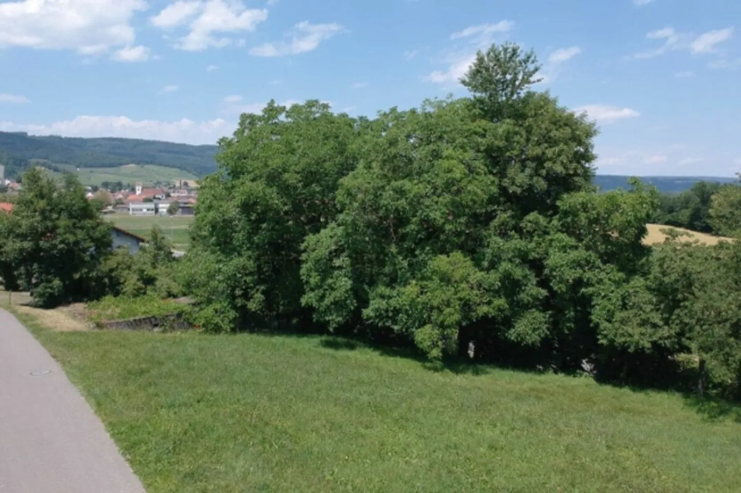 «874 m² Bauland-Parzelle, sehr sonnige Quartierlage, oberhalb der Aare» - Foto 2 von 4