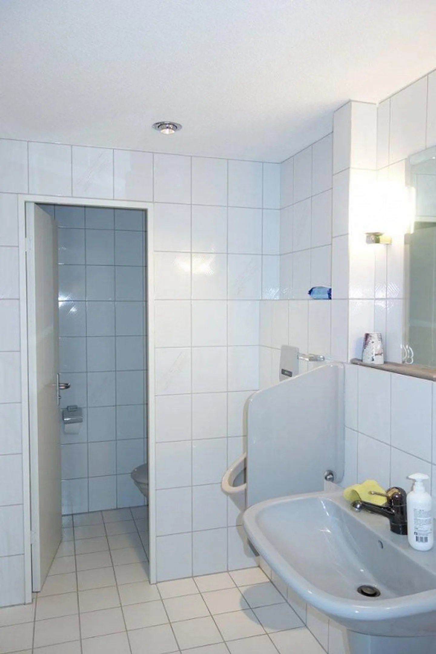 Office space for rent in the heart of Zurich (District 1) - Photo 7 of 8