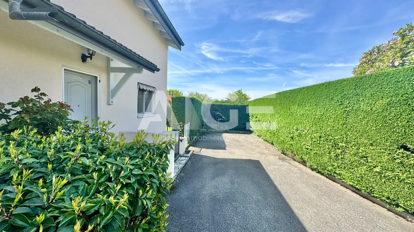 Bella casa ristrutturata a Vernier - Foto 3 di 12