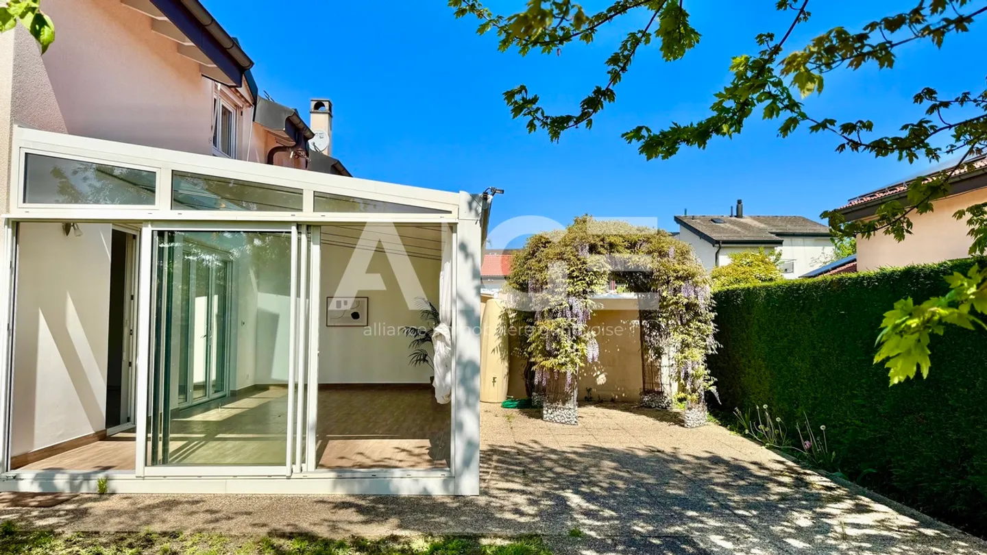 Bella casa ristrutturata a Vernier - Foto 4 di 12