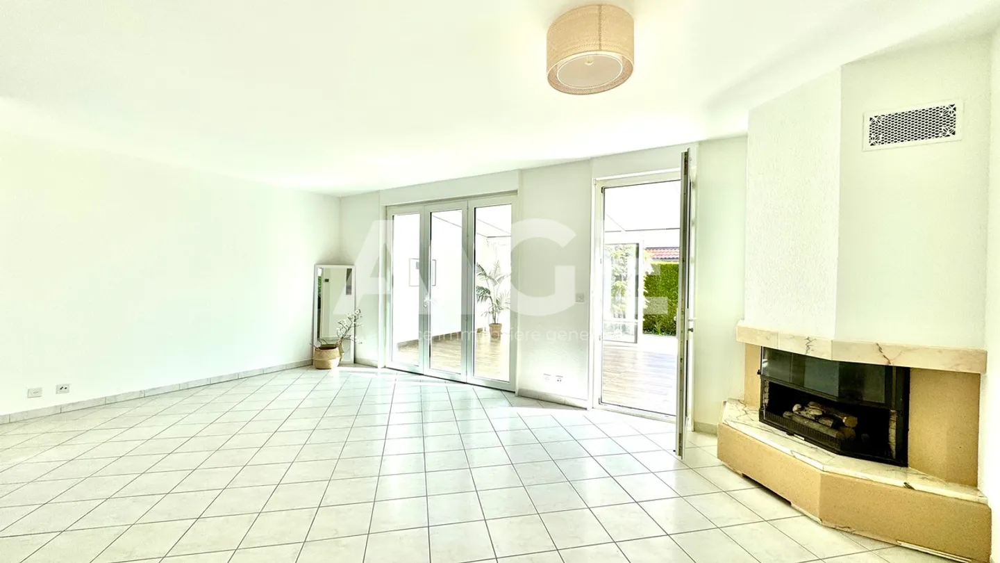 Bella casa ristrutturata a Vernier - Foto 5 di 12