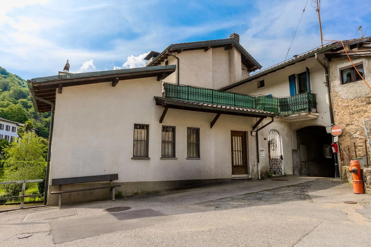 Charmantes 4,5-Zimmer-Haus mit Atelier in Purasca - Foto 9 von 9