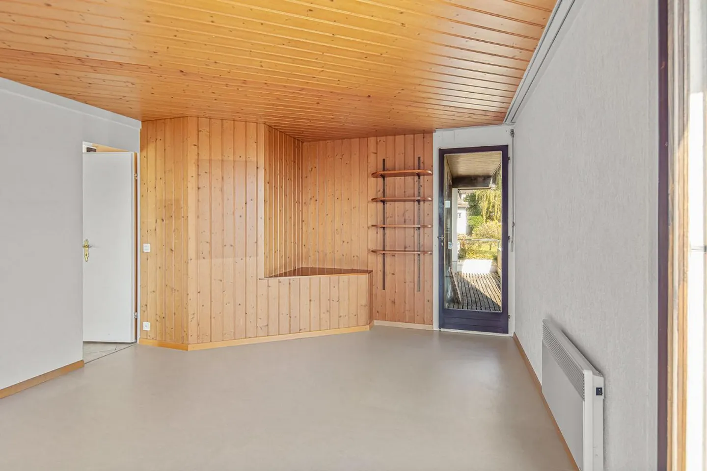 Appartement en duplex de 4,5 pièces dans un emplacement calme avec vue partielle sur le lac - Photo 4 sur 13