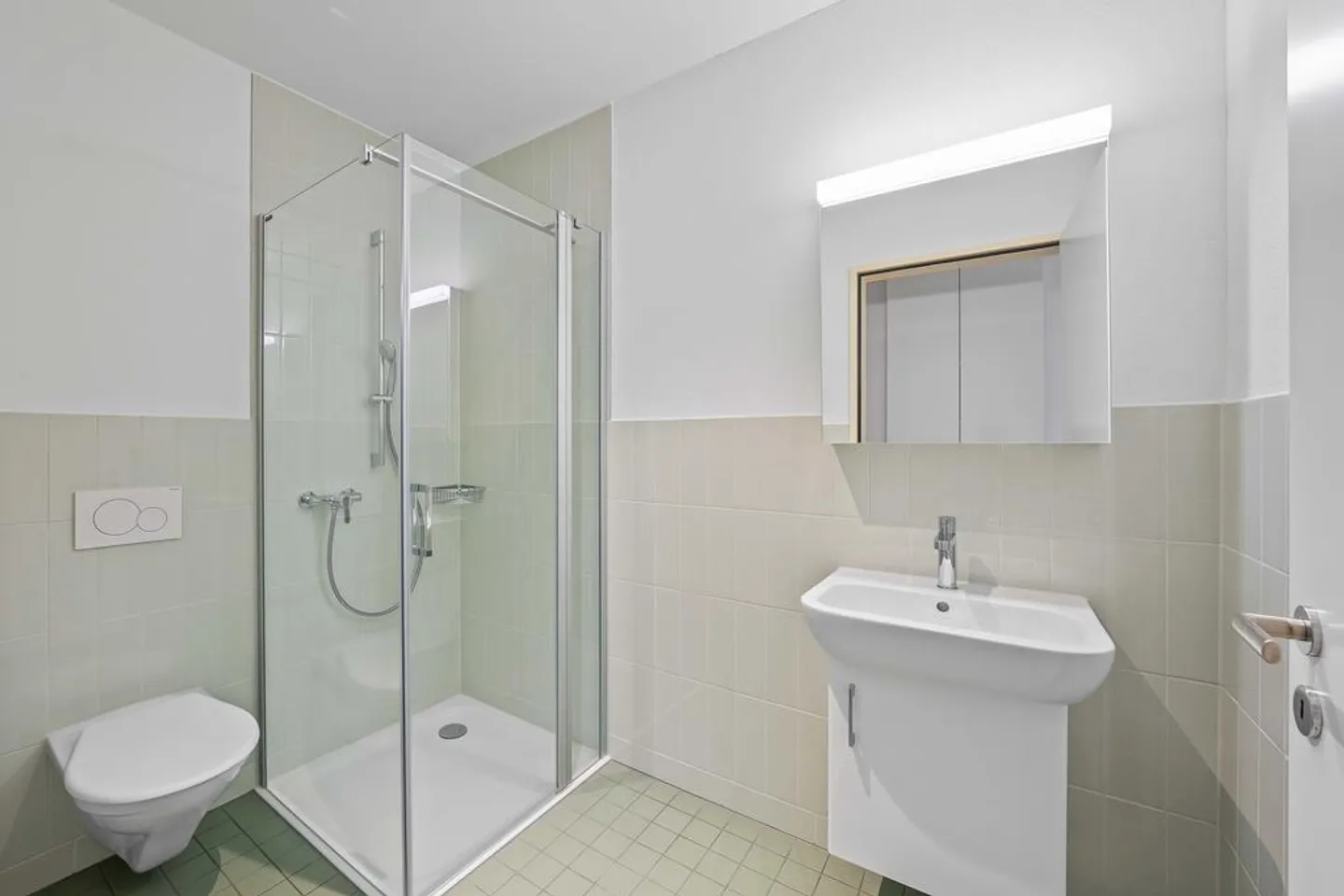 Stylish Living in Wiler City Center - Photo 5 of 6