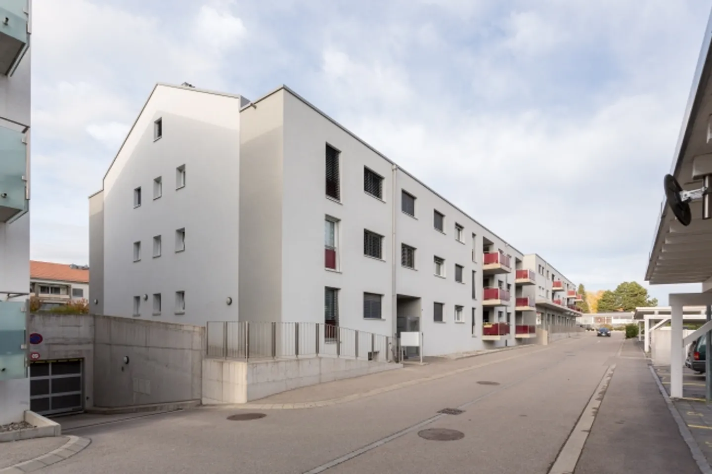 Schönes, sehr geräumiges und modernes Apartment - Photo 2 sur 10