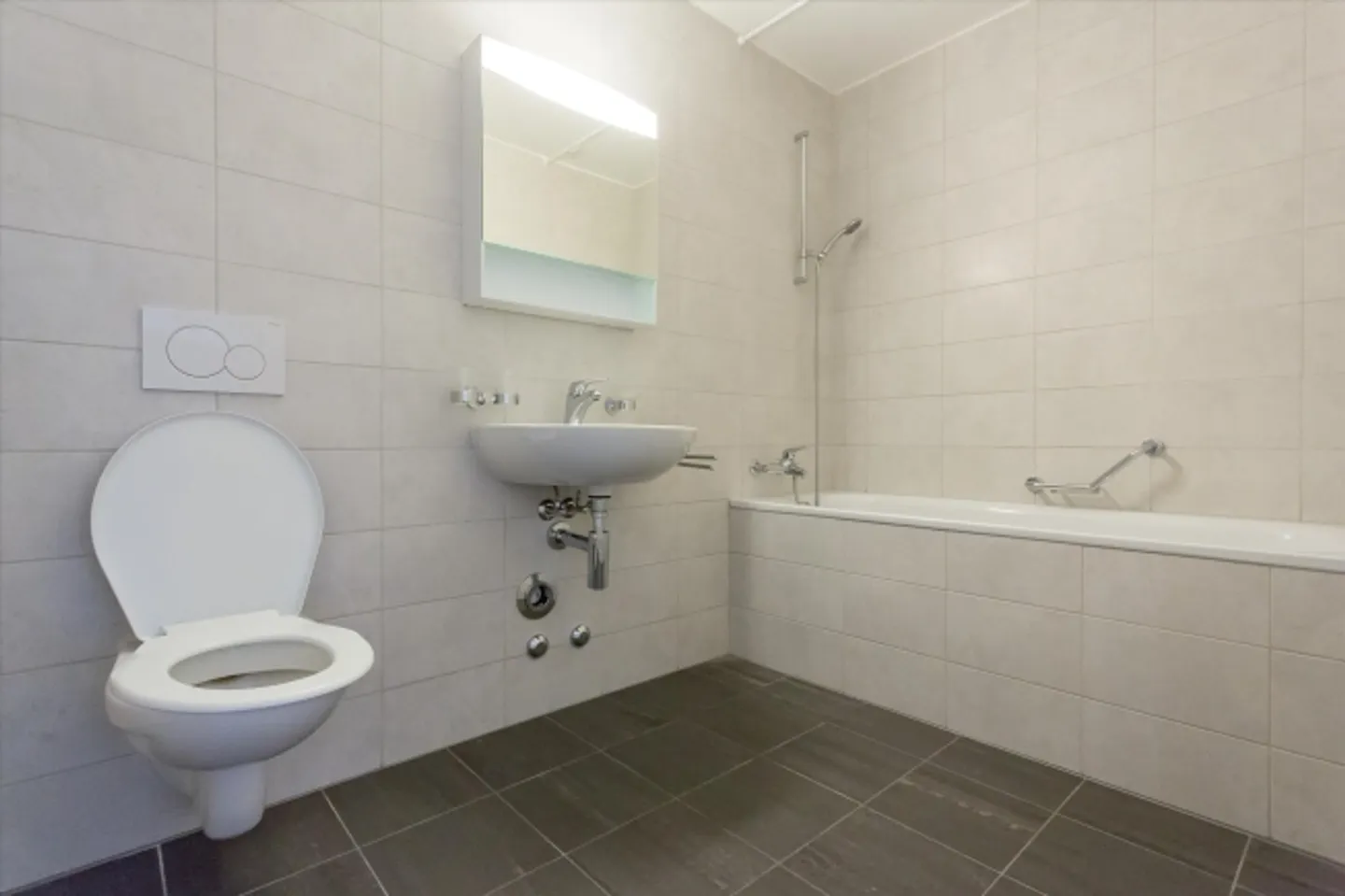 Schönes, sehr geräumiges und modernes Apartment - Photo 7 sur 10